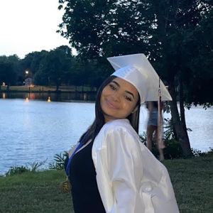 Meet your Posher, Adalis